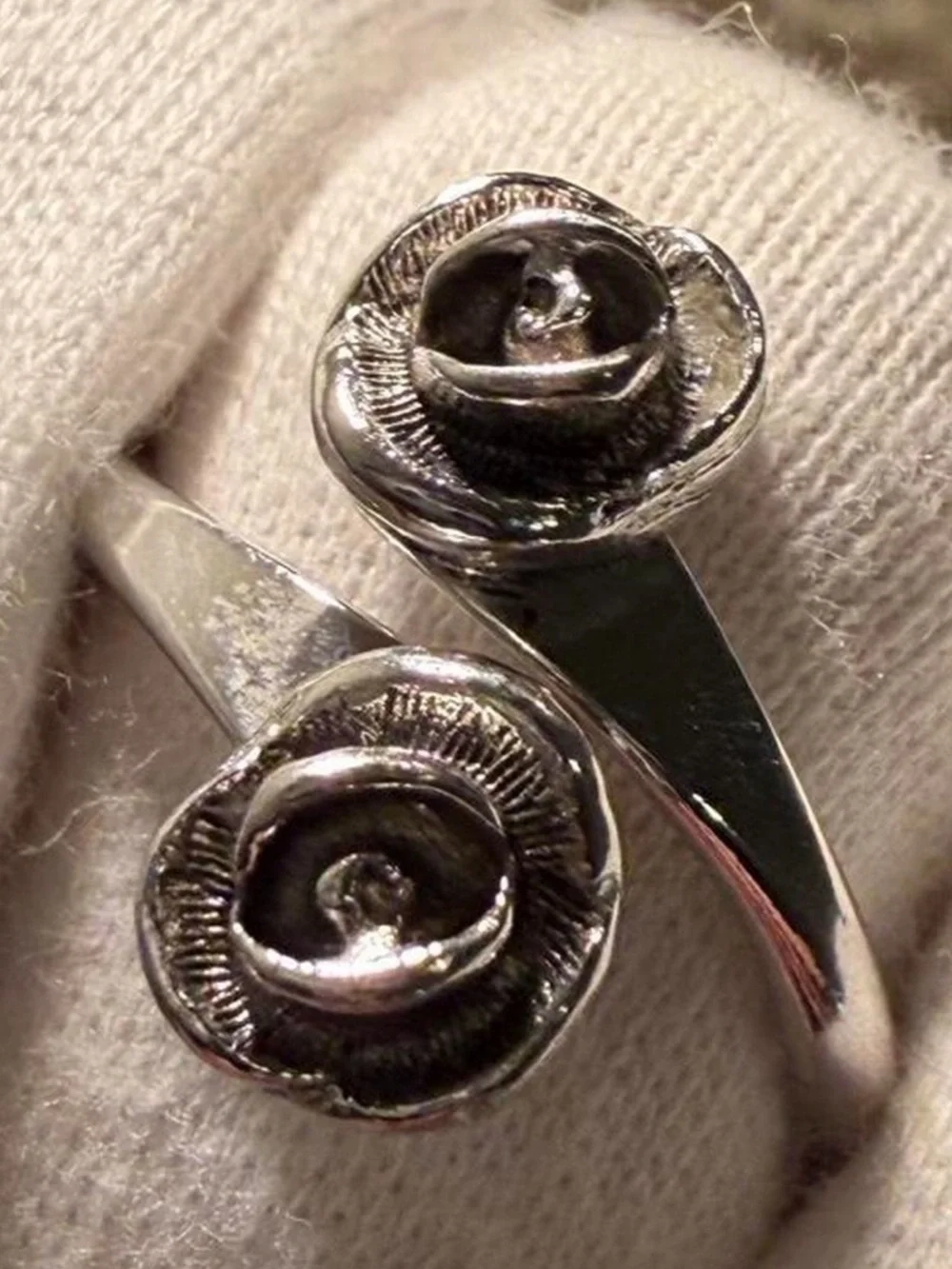Sarah Coventry vintage Silver Floral Open Rose adjustable Ring size 7